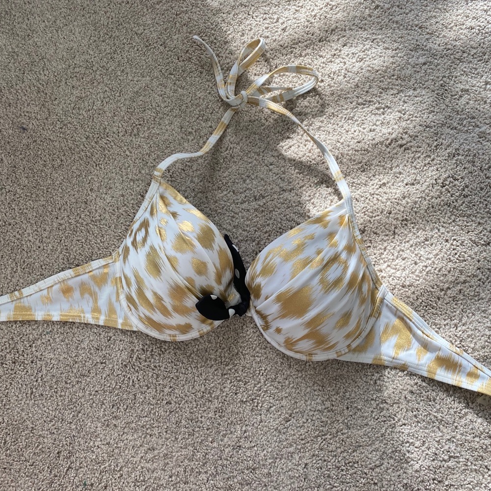 Victoria’s Secret Bikini top